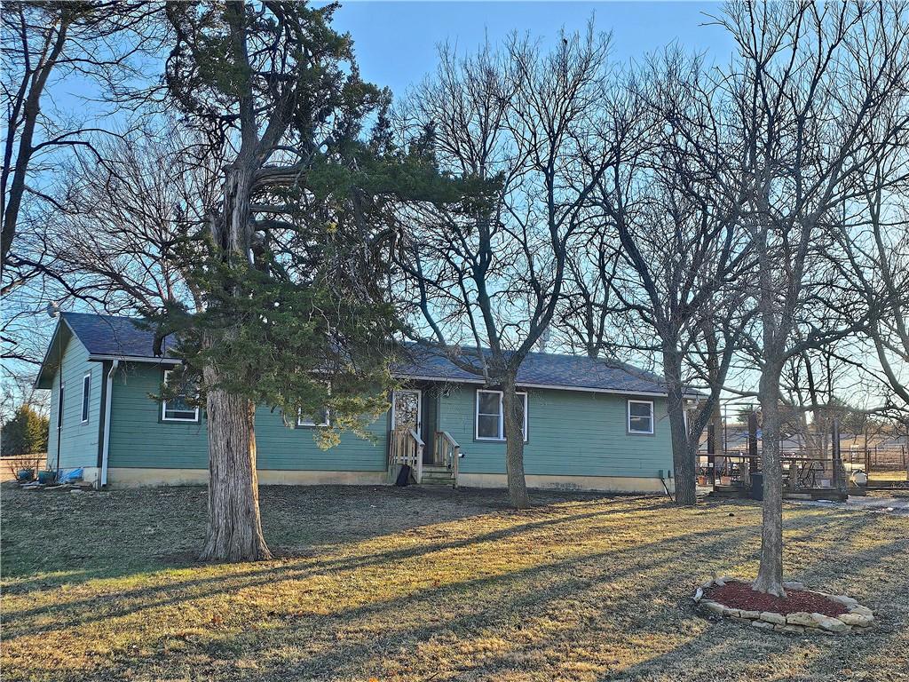 Homes for sale in Garnett, KS | 31881 Nw Barton Rd, Garnett, KS 66032 | MLS# 2596654