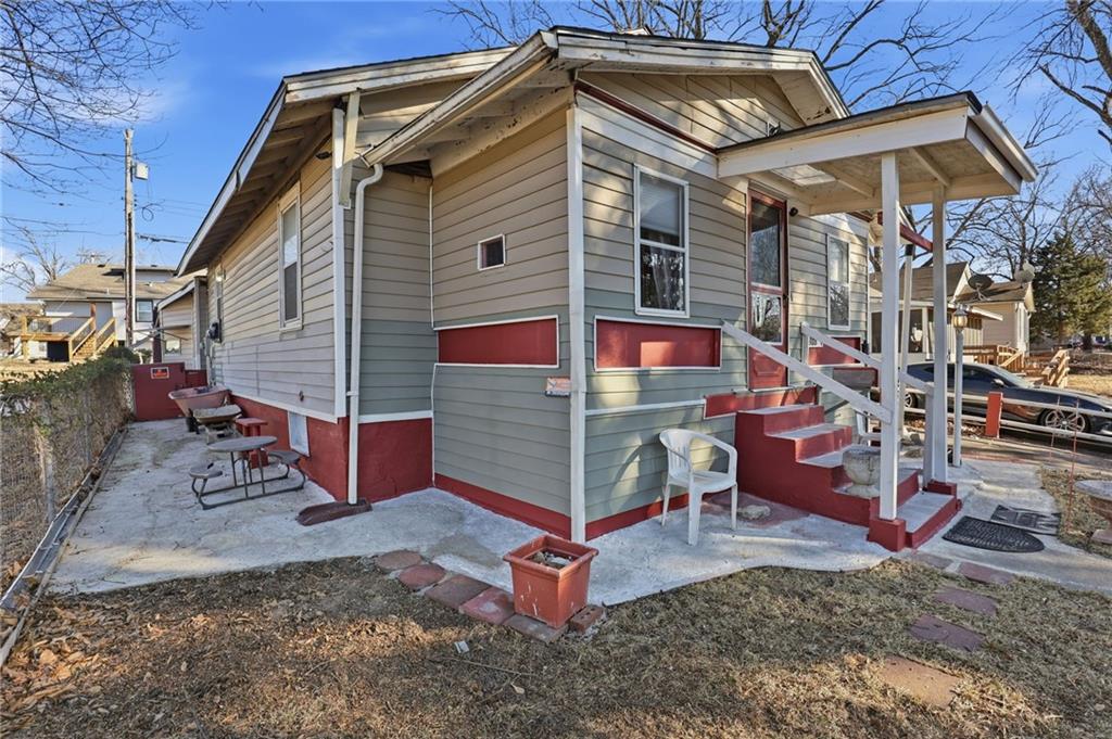 Homes for sale in Independence, MO | 803 S Cedar Ave, Independence, MO 64053 | MLS# 2597061