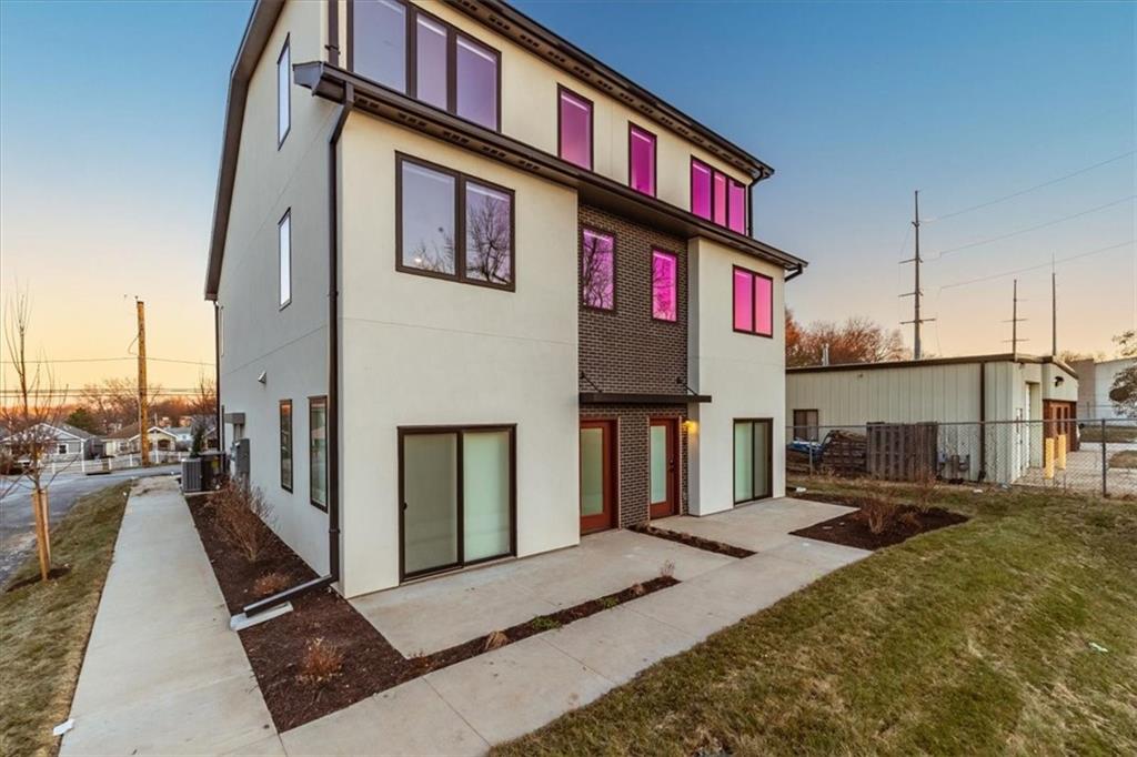 Homes for sale in Kansas City, MO | 2907 2911 Forest Ave, Kansas City, MO 64109 | MLS# 2597217