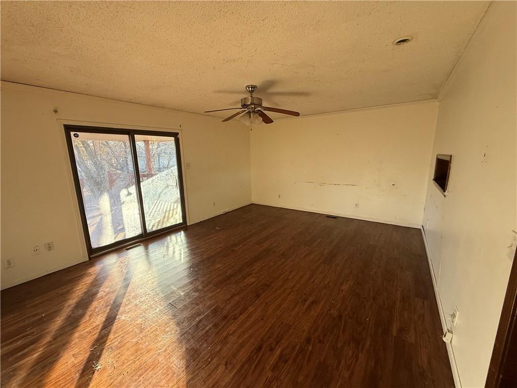 Homes for sale in Topeka, KS | 4337 30Th St, Topeka, KS 66614 | MLS# 2597328