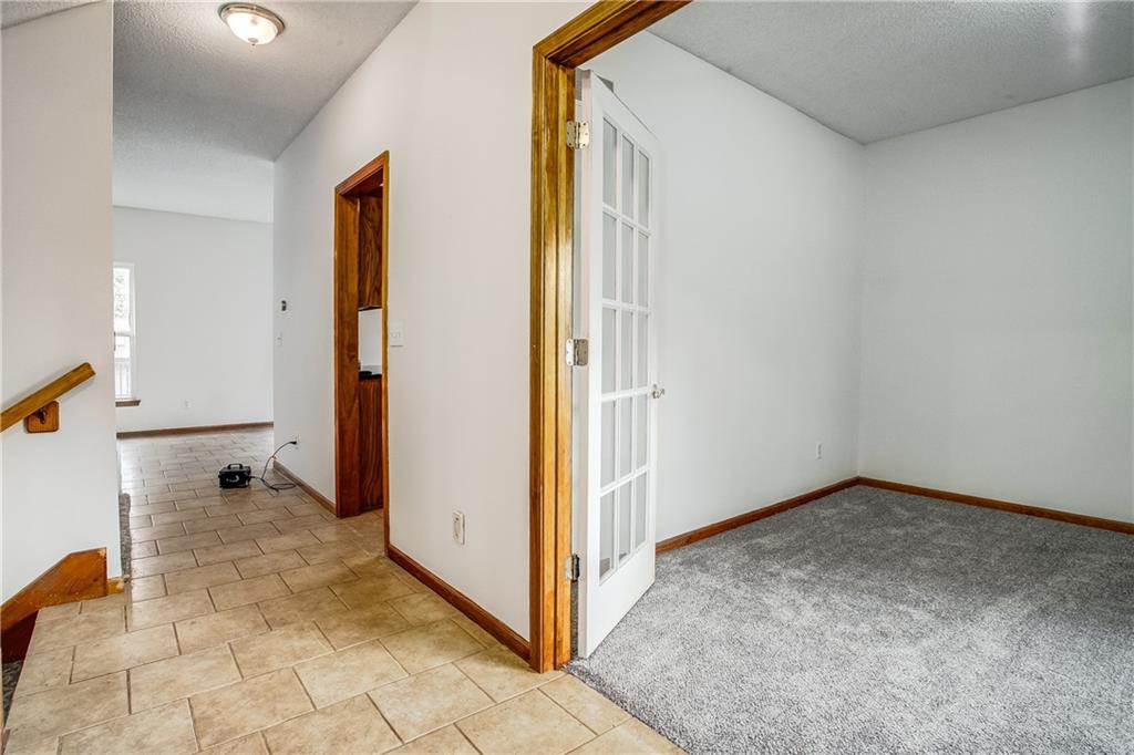 3rd image of 728 S Kisner Dr, Independence, MO 64056 | MLS# 2597685