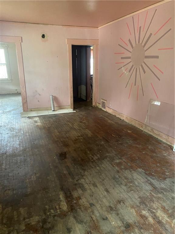 Homes for sale in Topeka, KS | 711 Se Lawrence St, Topeka, KS 66607 | MLS# 2597770