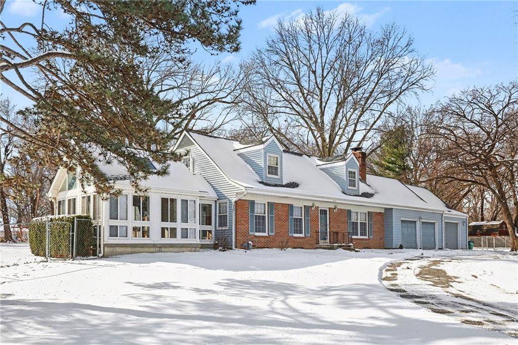 Homes for sale in Overland Park, KS | 10201 W 88Th St, Overland Park, KS 66212 | MLS# 2597772