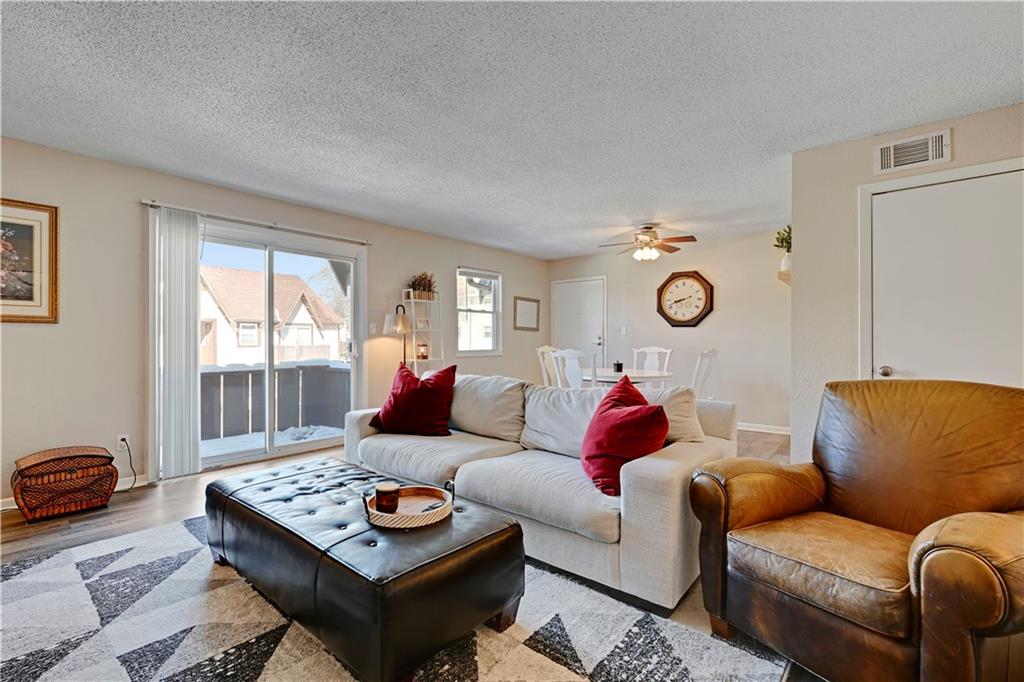 Homes for sale in Overland Park, KS | 6228 Robinson St #4, Overland Park, KS 66202 | MLS# 2598222