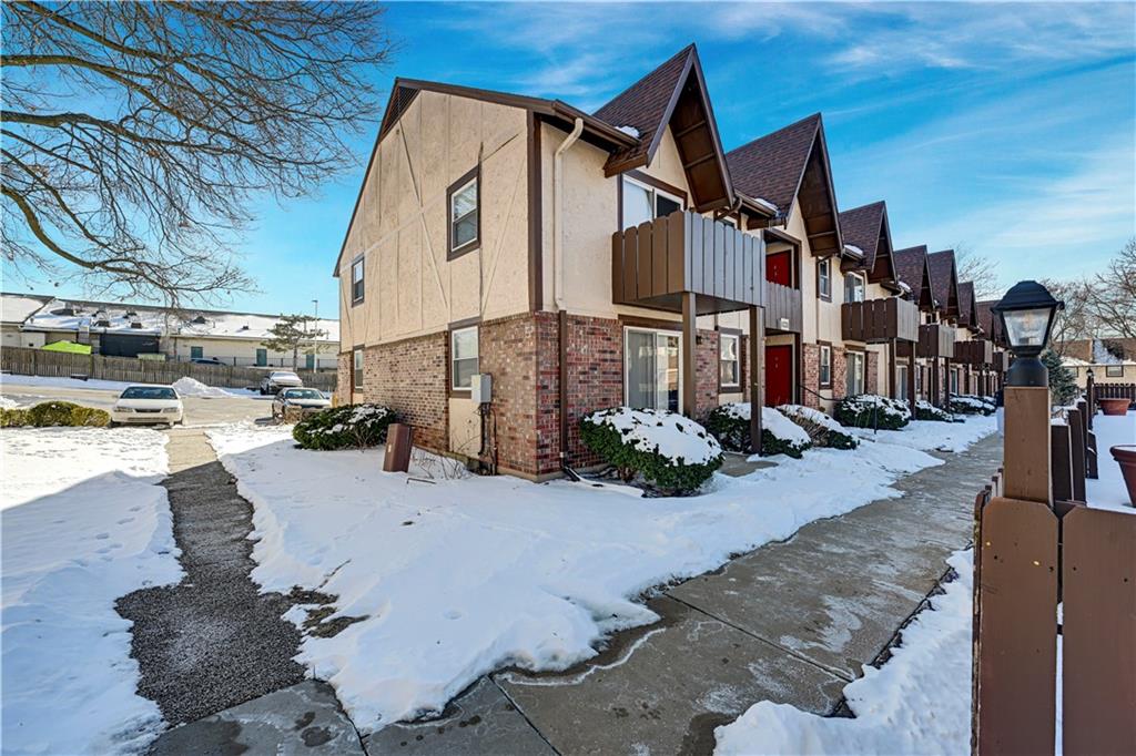 Homes for sale in Overland Park, KS | 6228 Robinson St #4, Overland Park, KS 66202 | MLS# 2598222