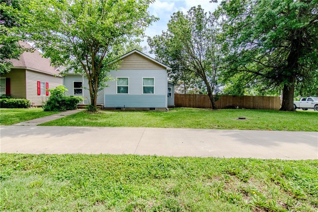 Homes for sale in Sedalia, MO | 906 E 4th St, Sedalia, MO 65301 | MLS# 2598318