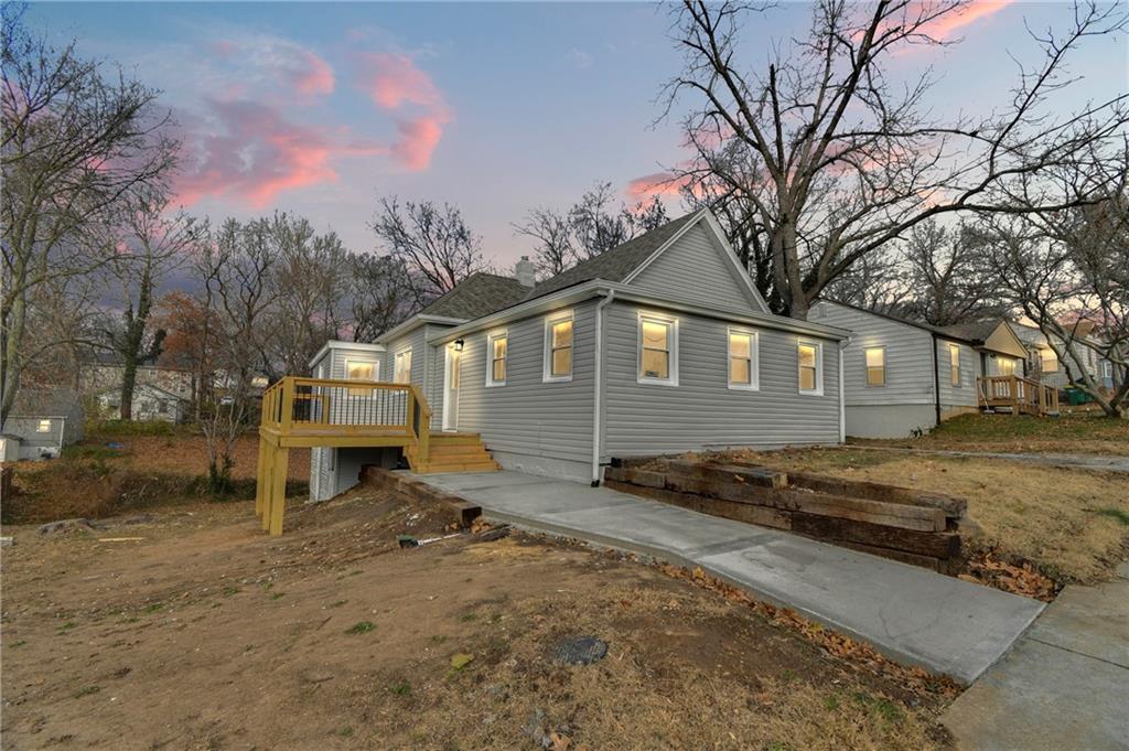 Homes for sale in Bonner Springs, KS | 309 E 2Nd St, Bonner Springs, KS 66012 | MLS# 2598413
