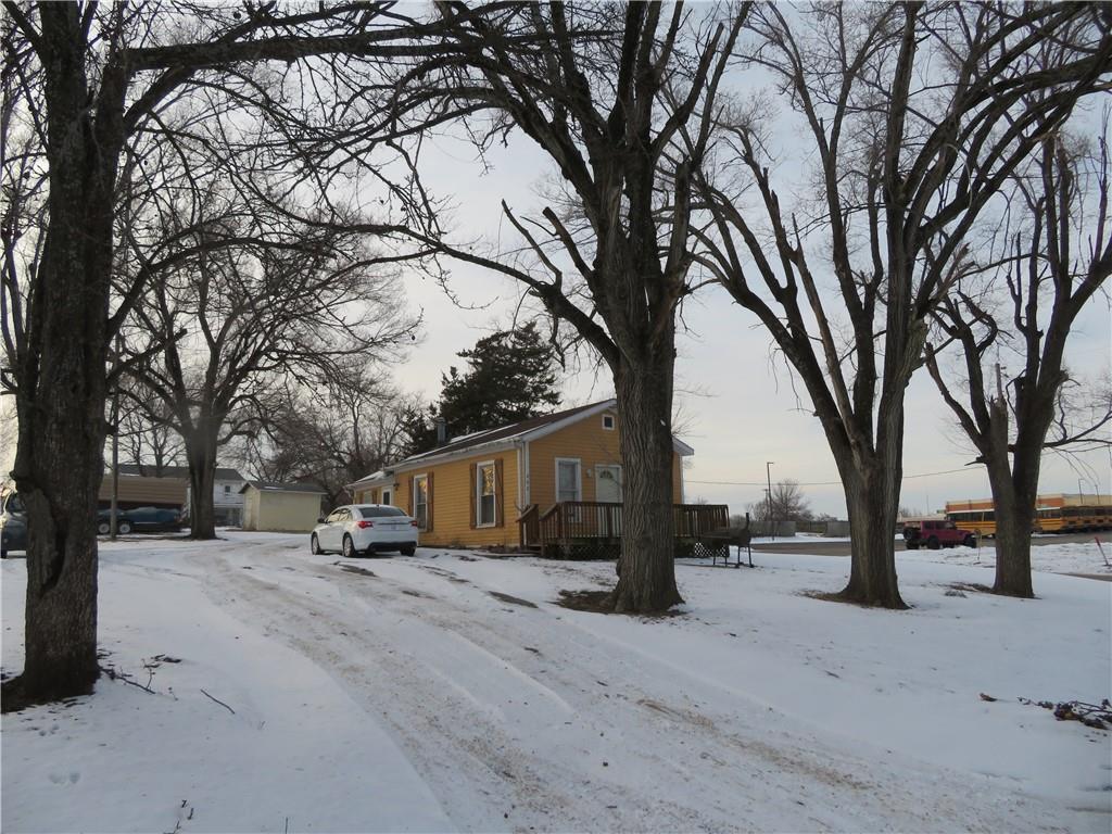 Homes for sale in Oskaloosa, KS | 202 Delaware St, Oskaloosa, KS 66066 | MLS# 2598537