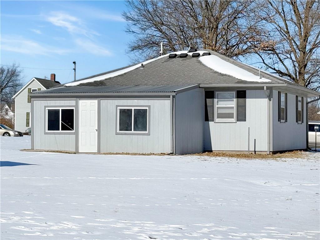 Homes for sale in Higginsville, MO | 25 E Broadway St, Higginsville, MO 64037 | MLS# 2598777