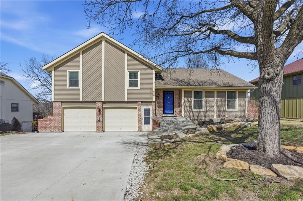 Homes for sale in Kansas, MO | 518 Nw 65th Ter, Kansas, MO 64118 | MLS# 2599023