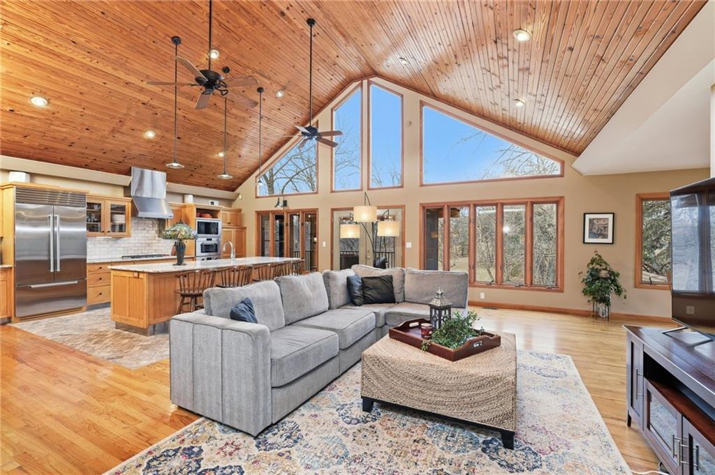 Homes for sale in Kansas City, MO | 806 W Red Bridge Rd, Kansas City, MO 64114 | MLS# 2599074