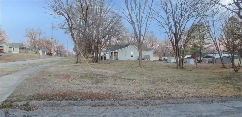 Homes for sale in Osawatomie, KS | 1041 Walnut Ave, Osawatomie, KS 66064 | MLS# 2599092