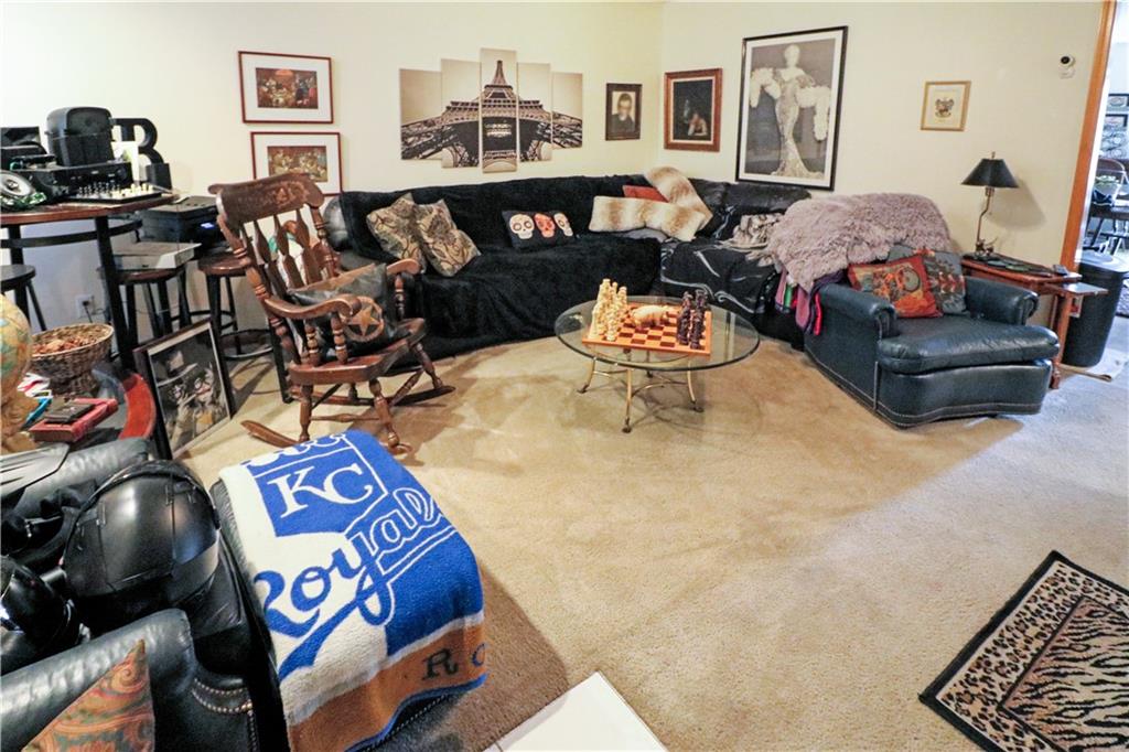 Homes for sale in Warrensburg, MO | 1722 Sunset Dr, Warrensburg, MO 64093 | MLS# 2599110