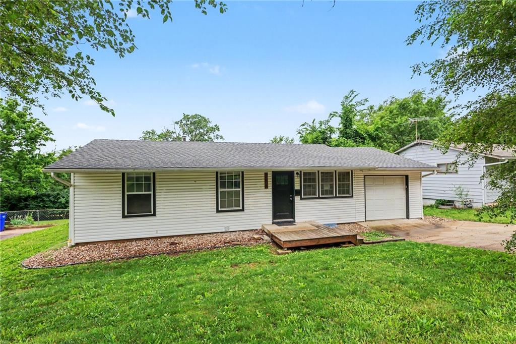 Homes for sale in Grandview, MO | 14804 Bellaire Ave, Grandview, MO 64030 | MLS# 2599122