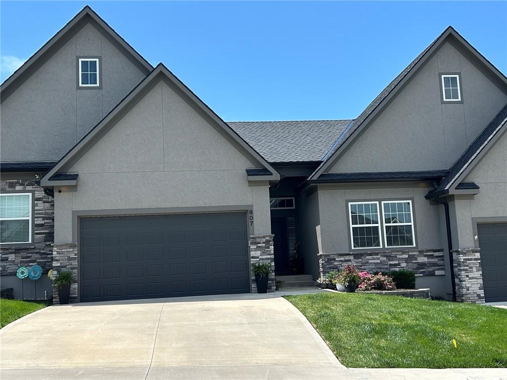 Homes for sale in Lee's Summit, MO | 807 Ne Algonquin St #B, Lee's Summit, MO 64064 | MLS# 2599252