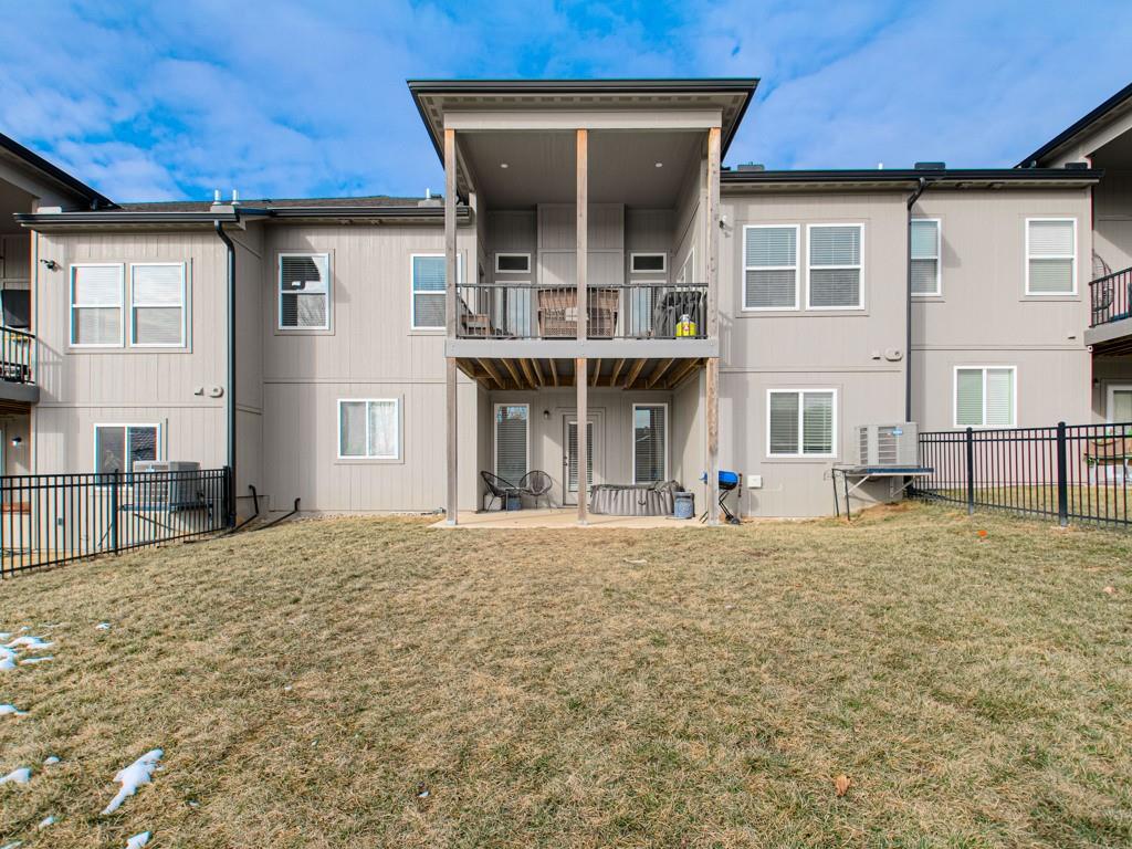 Homes for sale in Lee's Summit, MO | 807 Ne Algonquin St #B, Lee's Summit, MO 64064 | MLS# 2599252