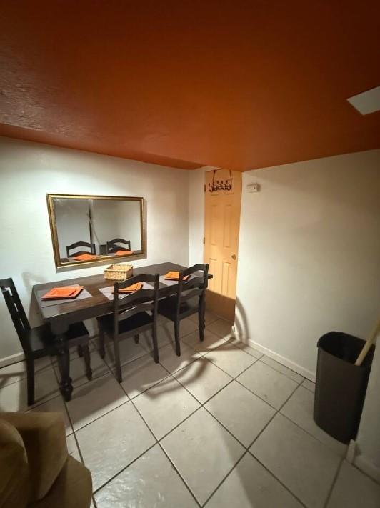 Homes for sale in Topeka, KS | 929 Sw Huntoon St, Topeka, KS 66604 | MLS# 2600532