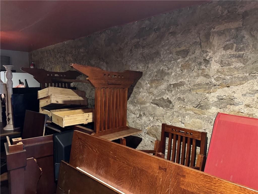 Homes for sale in Topeka, KS | 927 Sw Huntoon St, Topeka, KS 66604 | MLS# 2600538