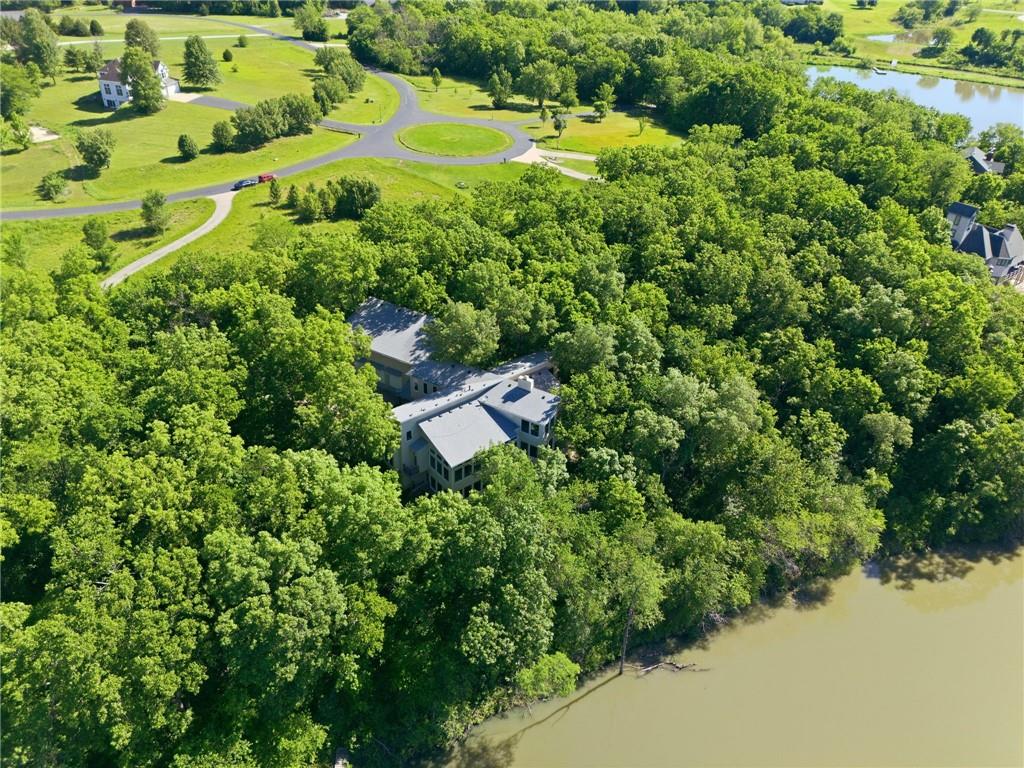 2nd image of 16371 Lake Point Dr, Bonner Springs, KS 66012 | MLS# 2600815