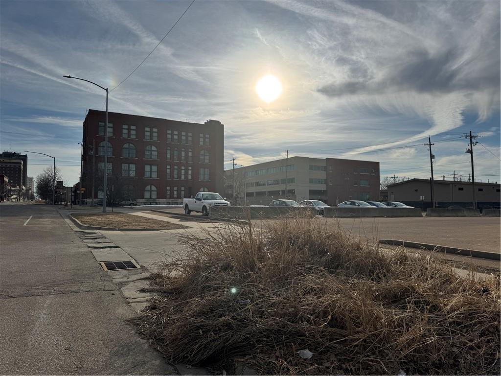 Homes for sale in Topeka, KS | 204 Sw 5th St, Topeka, KS 66603 | MLS# 2600866