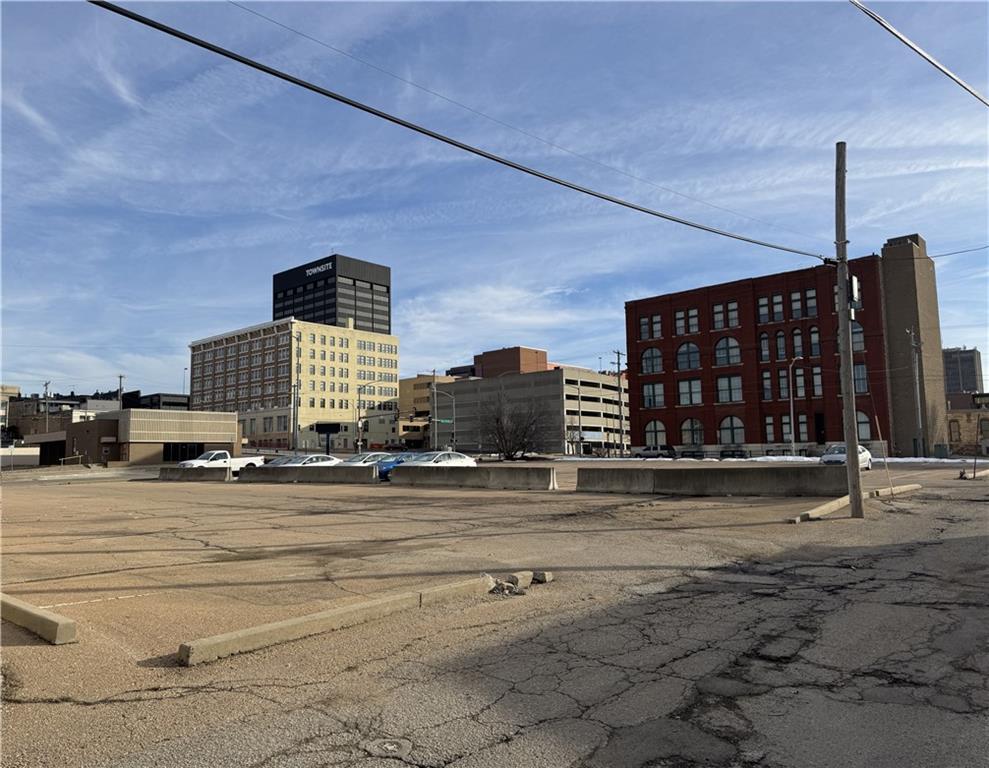 Homes for sale in Topeka, KS | 204 Sw 5th St, Topeka, KS 66603 | MLS# 2600866