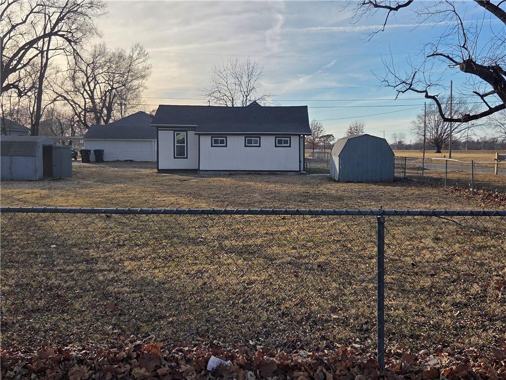 Homes for sale in Topeka, KS | 647 Ne Grattan St, Topeka, KS 66616 | MLS# 2601272