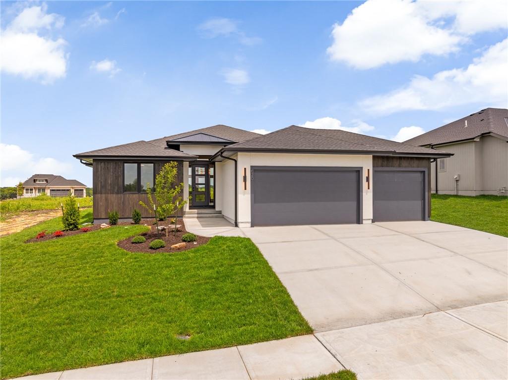 1st image of 520 Bentwater Dr, Raymore, MO 64083 | MLS# 2602427