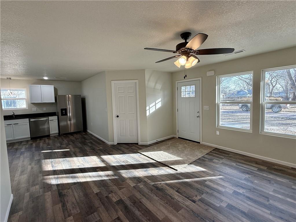 Homes for sale in Ottawa, KS | 112 S Elm St, Ottawa, KS 66067 | MLS# 2602700