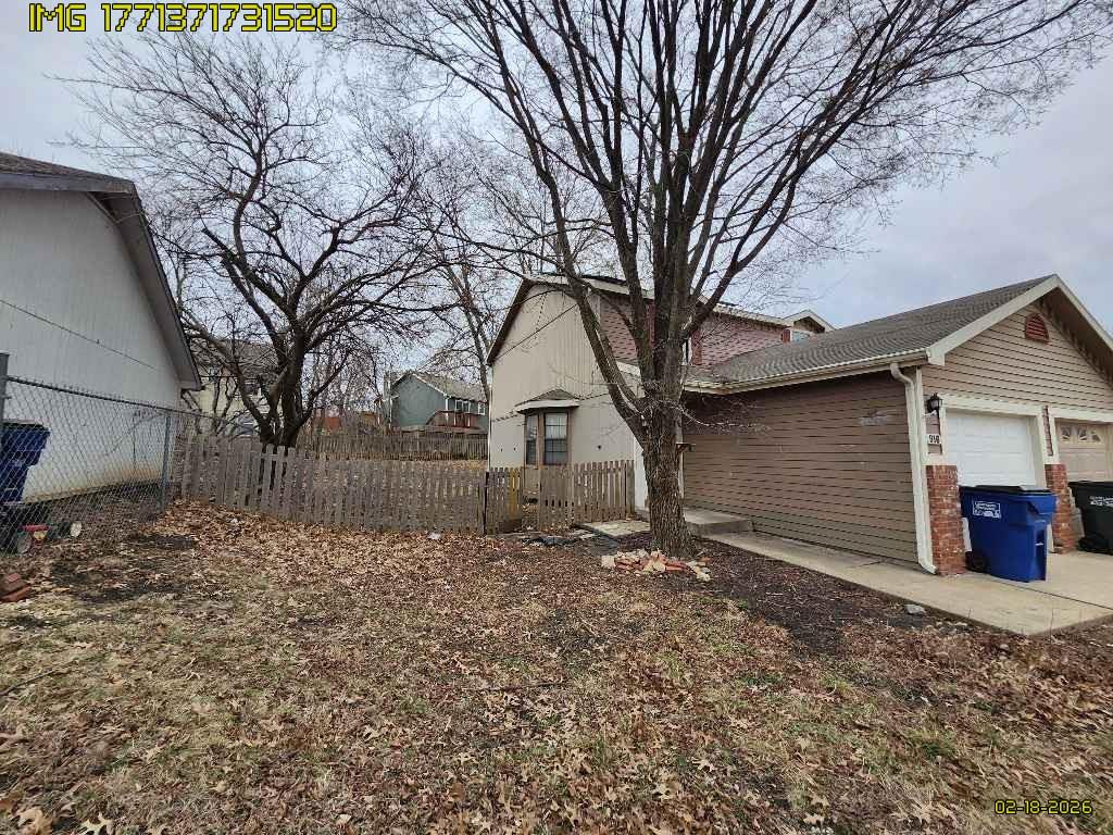 Homes for sale in Lawrence, KS | 916 Christie Ct, Lawrence, KS 66049 | MLS# 2602849