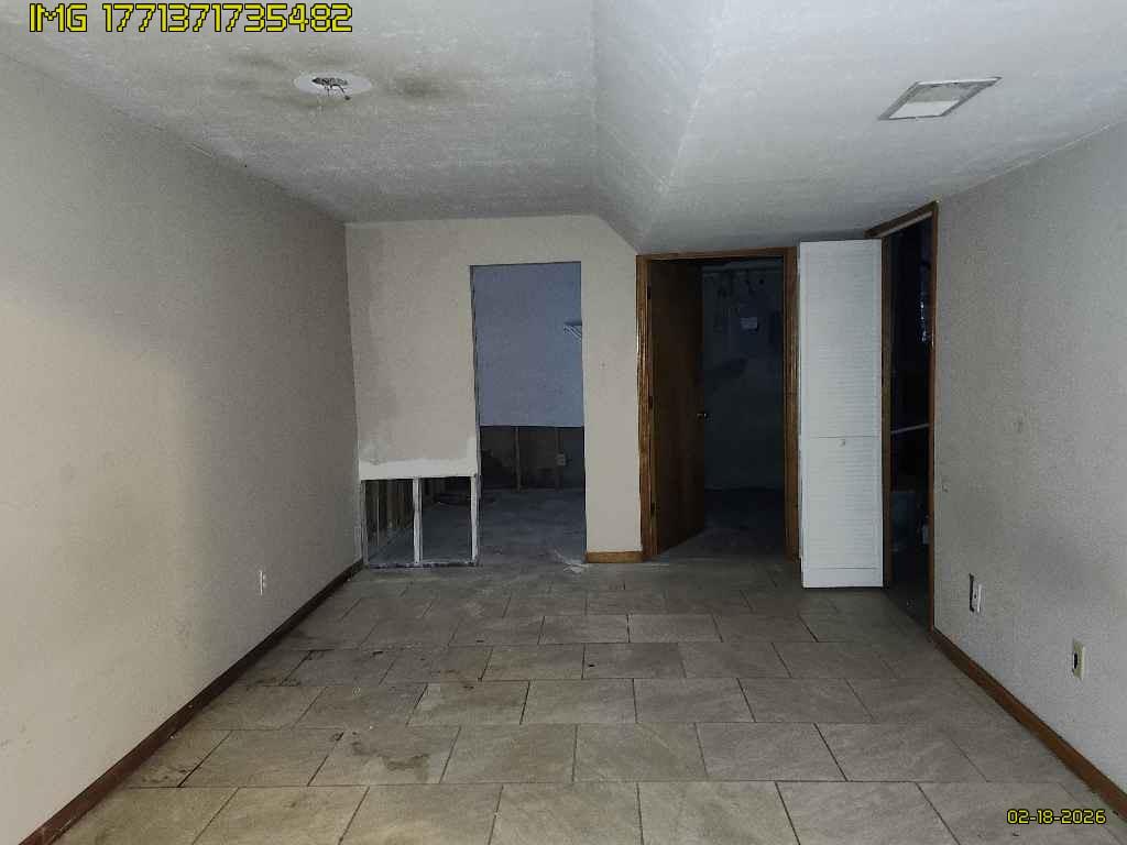 Homes for sale in Lawrence, KS | 916 Christie Ct, Lawrence, KS 66049 | MLS# 2602849