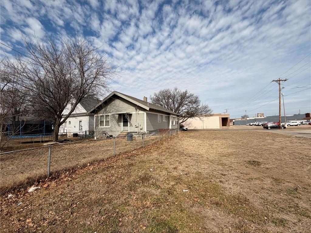 Homes for sale in Pittsburg, KS | 103 W Kansas St, Pittsburg, KS 66762 | MLS# 2603006