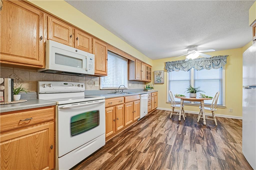 Homes for sale in Lenexa, KS | 12120 W 100th St, Lenexa, KS 66215 | MLS# 2603058