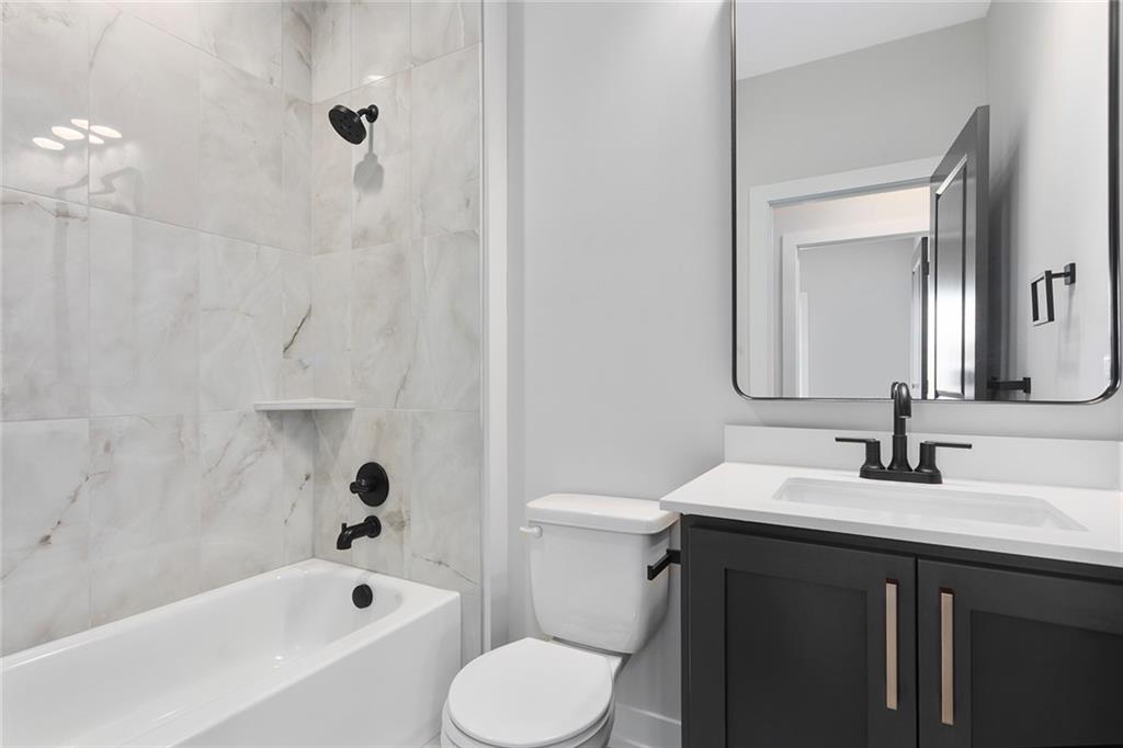 5th image of 9727 N Montclair Ave N, Kansas City, MO 64154 | MLS# 2603216