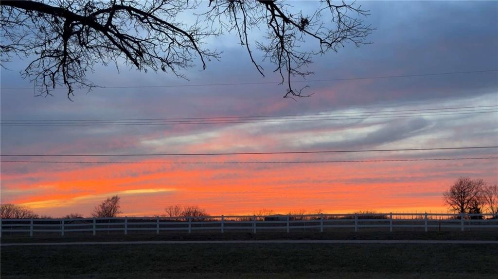 Homes for sale in Paola, KS | 6 Sunset Ln, Paola, KS 66071 | MLS# 2603376