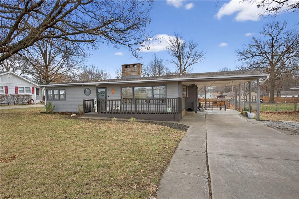 Homes for sale in Paola, KS | 6 Sunset Ln, Paola, KS 66071 | MLS# 2603376