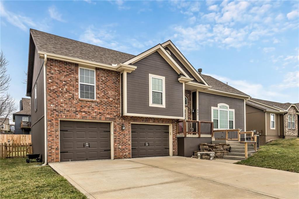 Homes for sale in Kearney, MO | 803 Englewood Dr, Kearney, MO 64060 | MLS# 2603406