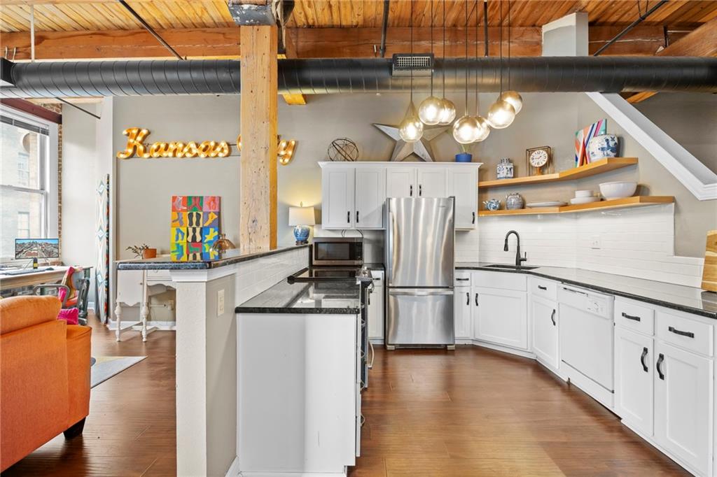 Homes for sale in Kansas City, MO | 308 W 8Th St #401, Kansas City, MO 64105 | MLS# 2603621