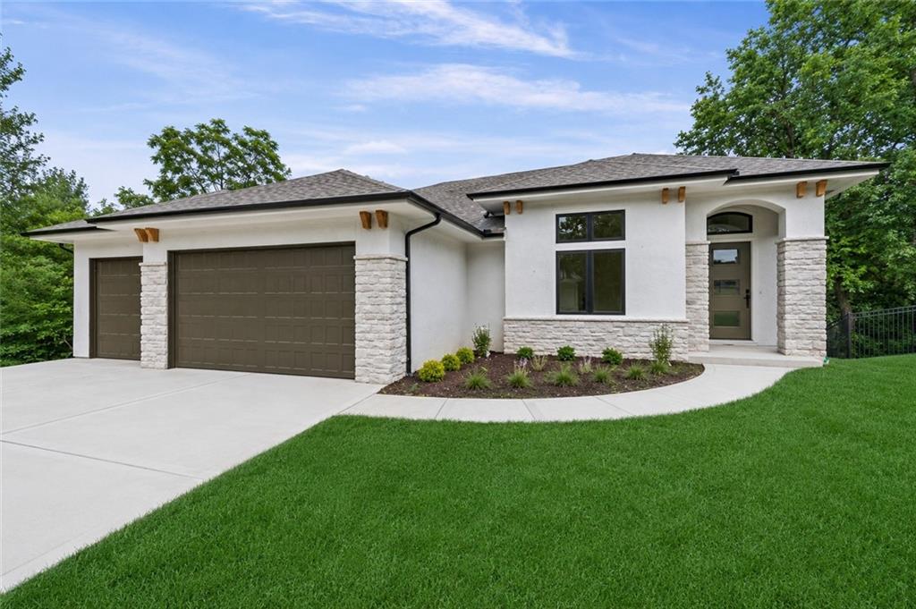 2nd image of 10410 River Hills Dr, Kansas City, MO 64152 | MLS# 2603691