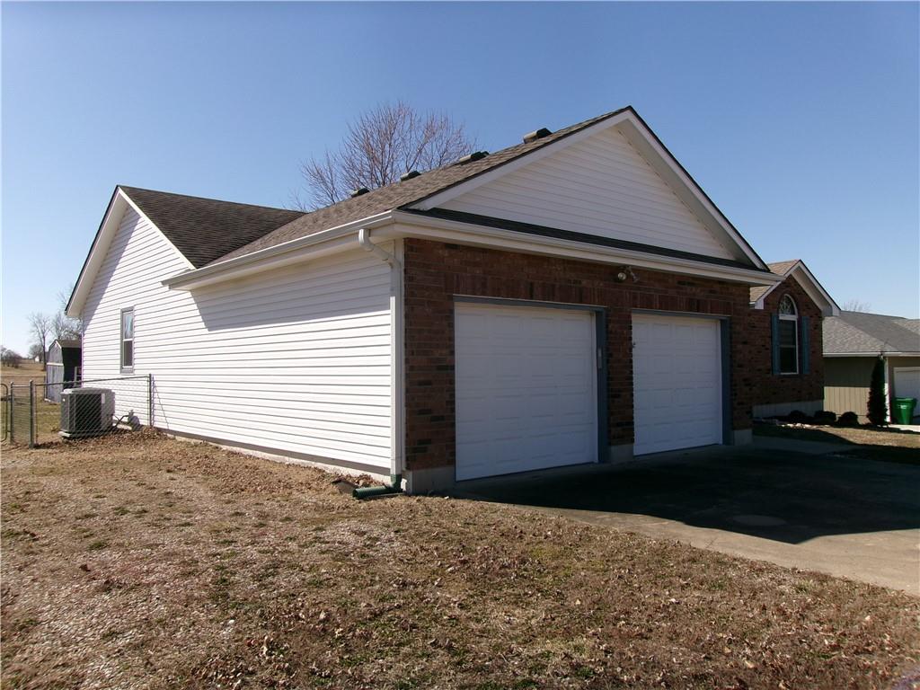 Homes for sale in Garden City, MO | 93 E Beulah St, Garden City, MO 64747 | MLS# 2603696