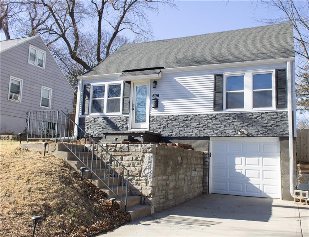 Homes for sale in Liberty, MO | 606 Thornton St, Liberty, MO 64068 | MLS# 2603862