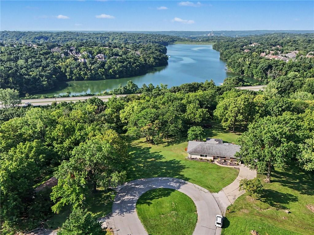 1st image of 6501 Nw Valley View Dr, Kansas City, MO 64152 | MLS# 2603877