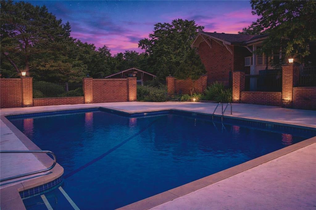 Homes for sale in Overland Park, KS | 5700 W 97th St, Overland Park, KS 66207 | MLS# 2603881