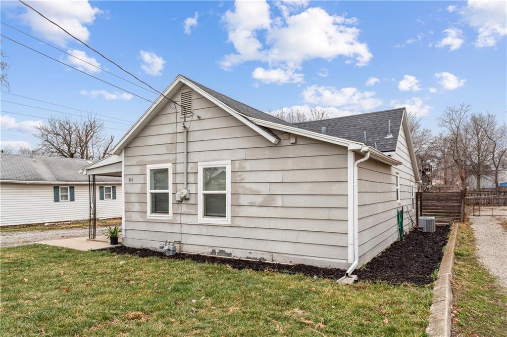 Homes for sale in Olathe, KS | 316 W Elm St, Olathe, KS 66061 | MLS# 2603897