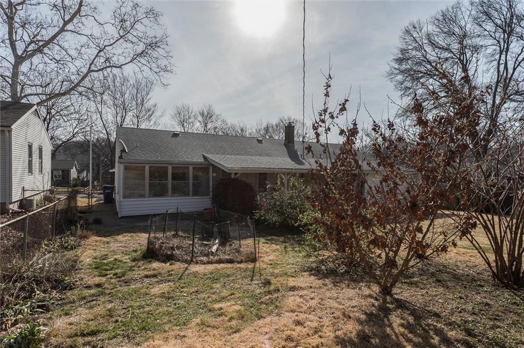 Homes for sale in Mission, KS | 6200 Russell St, Mission, KS 66202 | MLS# 2604015