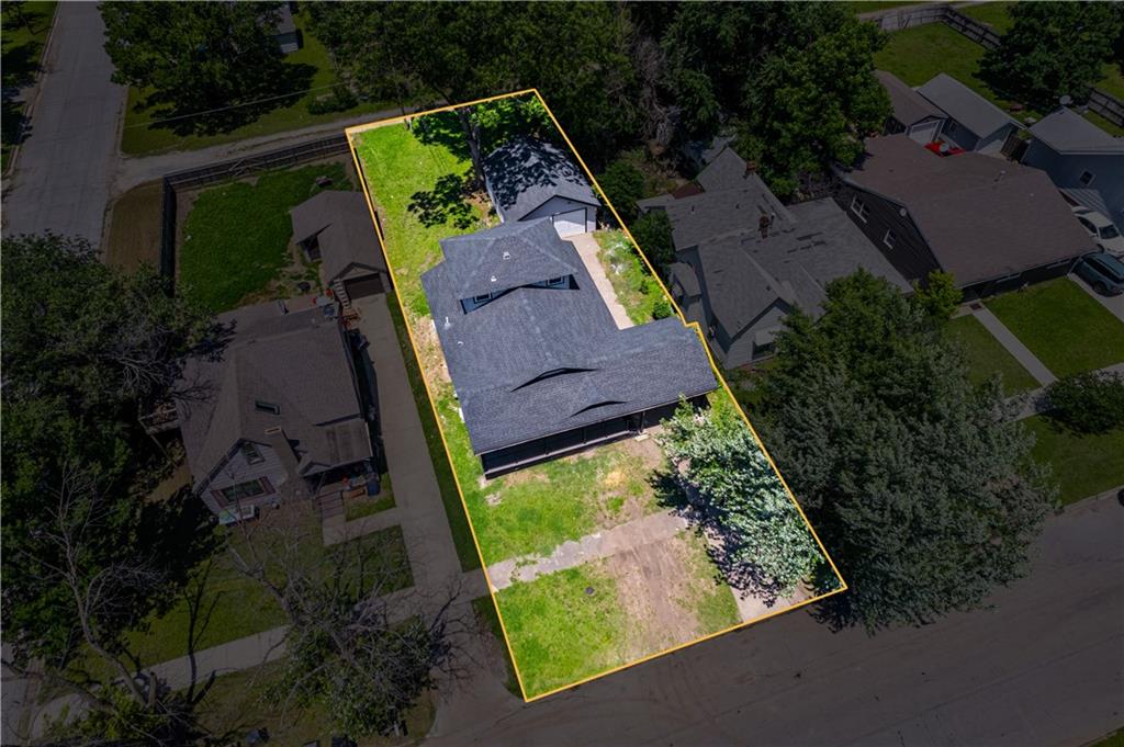 Homes for sale in Coffeyville, KS | 1110 W 3Rd St, Coffeyville, KS 67337 | MLS# 2604318