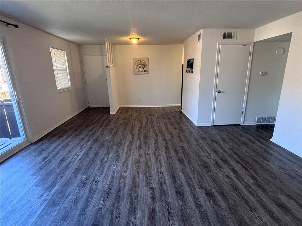 Homes for sale in Mission, KS | 6224 Robinson #4 St #4, Mission, KS 66202 | MLS# 2604407