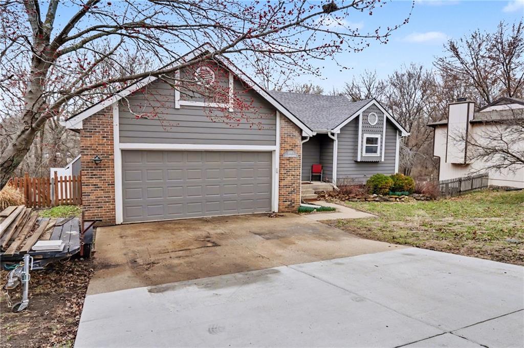 Homes for sale in Lawrence, KS | 1011 Lakecrest Rd, Lawrence, KS 66049 | MLS# 2604555