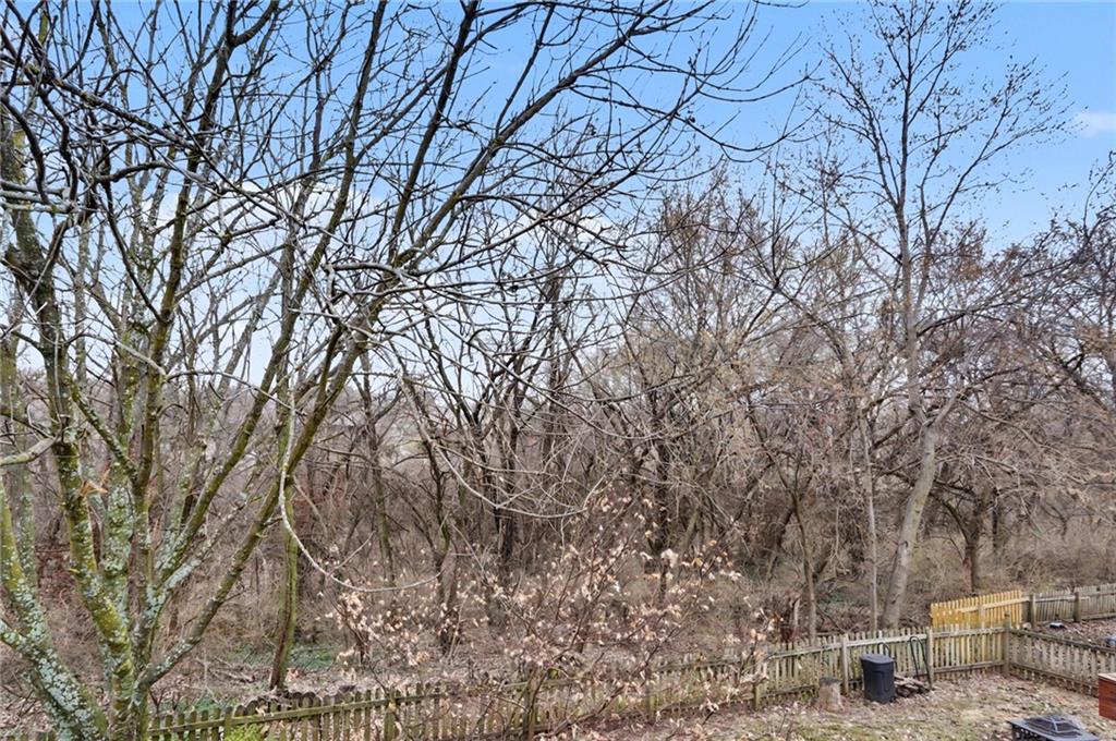 Homes for sale in Lawrence, KS | 1011 Lakecrest Rd, Lawrence, KS 66049 | MLS# 2604555