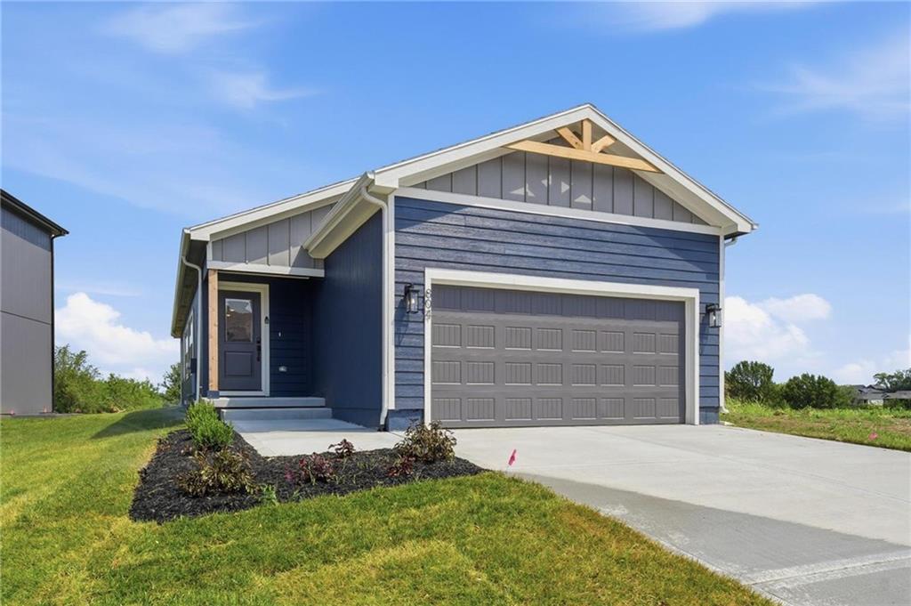 1st image of 804 Glenn Cir, Raymore, MO 64083 | MLS# 2604825