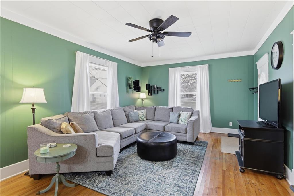 Homes for sale in Gardner, KS | 126 S Oak St, Gardner, KS 66030 | MLS# 2604908